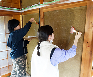 [まなぶ] 古民家改修「平日漆喰塗り」