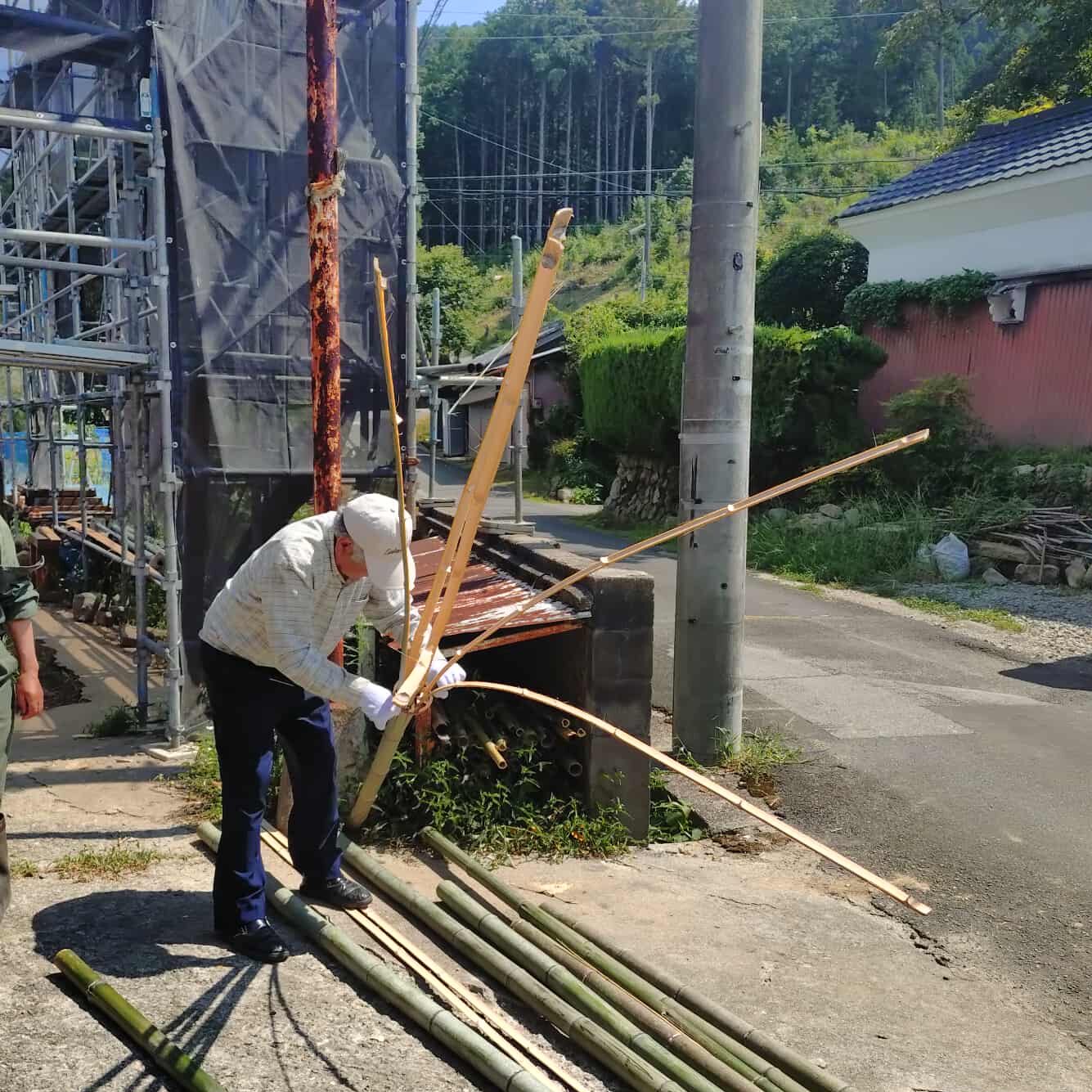 【まなぶ】職人さんと竹小舞の竹切り・割り